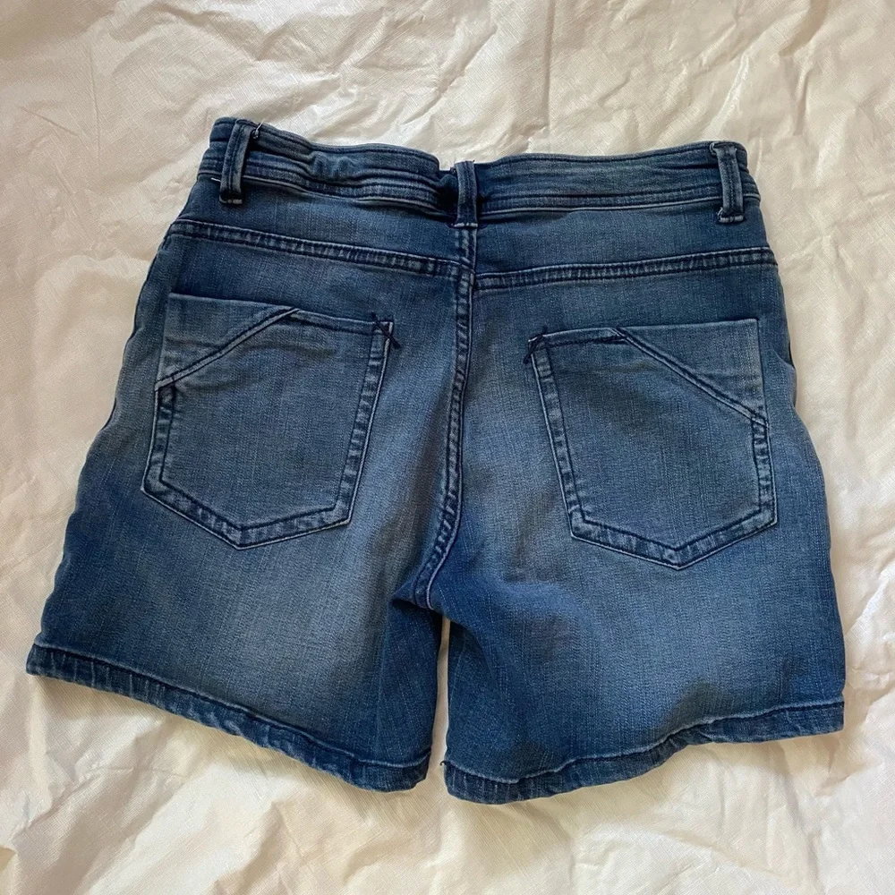 Lee mid rise jean shorts - Picture 3 of 5